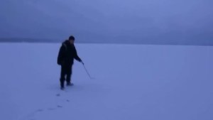 торпеда для протяжки сетей подо льдом с радиомаяком.