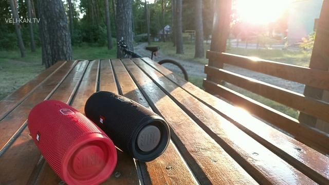 Акустическая система JBL Charge 4 (JBLCHARGE4BLK) черная