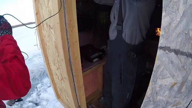 Зимняя рыбалка.Дырки.ВЛОГ.Канада. смотреть онлайн