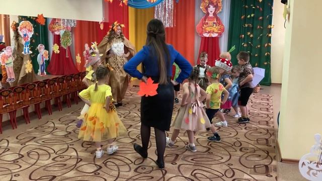 Осенний праздник Средняя А, Б смотреть онлайн