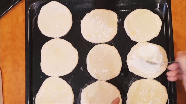 Шанежки  с творогом на дрожжевом тесте