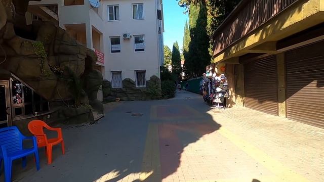 ЛАЗАРЕВСКОЕ 2020? "Ганс" вернулся Соки -воды приказали долго жить!  ул.Победы,153 , многолюдно!!!