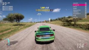 Впечатывает меня в стену, и я отвечаю ему тем же - Forza Horizon 5