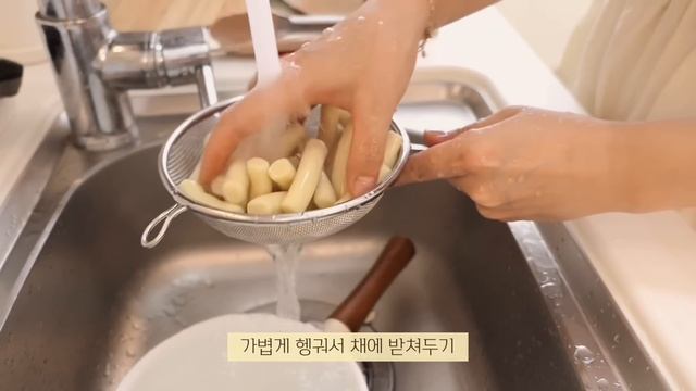 ENG)vlog?삼겹살은 거들 뿐,,매콤달콤 콩나물찜+볶음밥?디저트는 오레오 아이스박스/인덕션 & 그릴팬 언박싱(부산 떡볶이,요거트오트밀빵,치즈밥,마카롱,치즈볼,새우튀김,군만두) смотреть онлайн