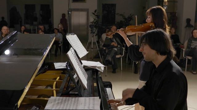 Э. Гранадос–Ф. Крейслер – Испанский танец // Е. Ревич, Ю. Панов смотреть онлайн