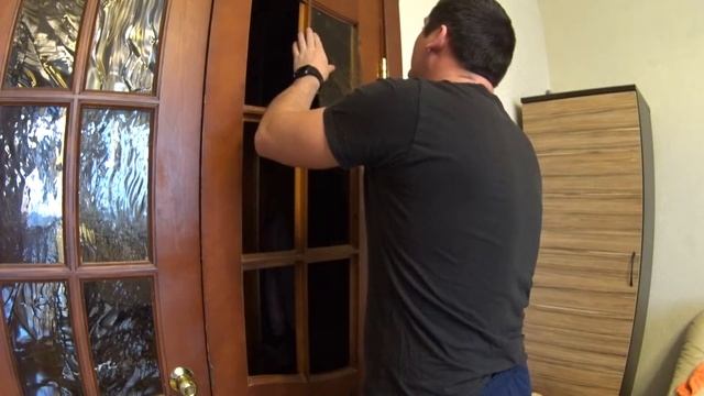 что сделать,чтоб дверь со стеклом не бренчала смотреть онлайн