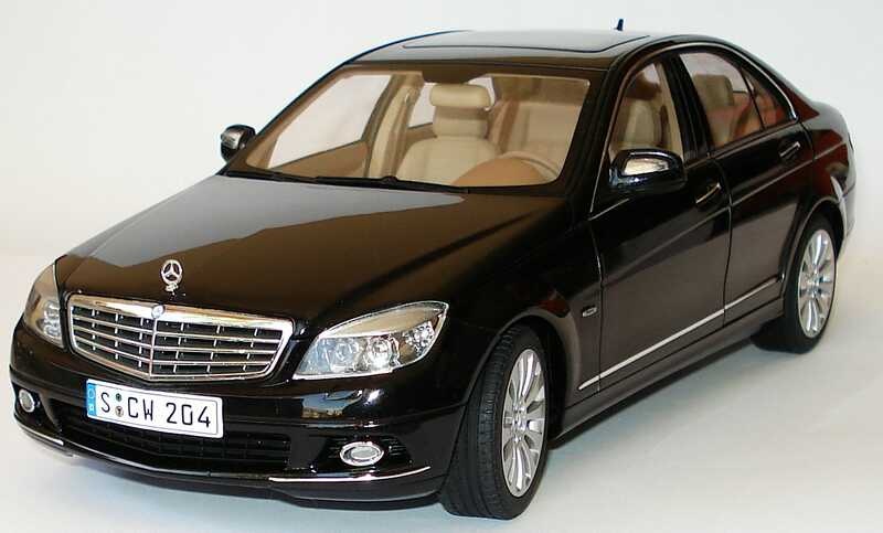 Модель 1/18 Mercedes-Benz C-Klasse Elegance W204 2007 зеленый мет AUTOart