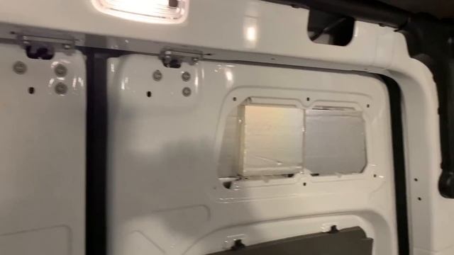 Спринтер 4x4 — Утепление салона и обшивка крыши — Автодом своими руками смотреть онлайн