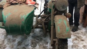 Купил ?НОВЫЙ Урал имз 8.103.10. (3 км пробег)?Простоял у деда с 88 года.