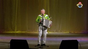 "ДОМИК У ДОРОГИ" поёт Валерий Сёмин в гостях у "Митрофановны" ПЕСНЯ ДО СЛЁЗ.
