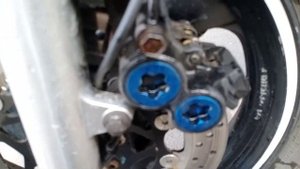 YAMAHA FZS 600 FAZER