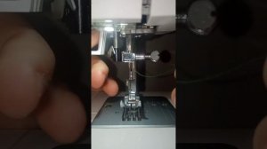 как всунуть нитку в иголку на швейной машине Leader vs 375