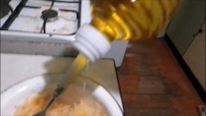 чистая бутылка масла