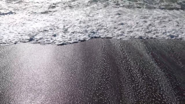 пенный морской прибой смотреть онлайн