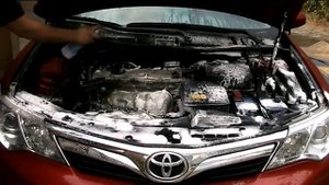 Fast clean your car's engine. Мойка двигателя автомобиля Toyota Camry.