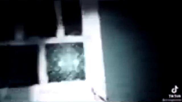 НЕОБЪЯСНИМОЕ ВИДЕО | ШОКИРУЮЩИЕ КАДРЫ СНЯТЫЕ НА КАМЕРУ | HORROR FILM #видео #шокирующее #hrrorfilm