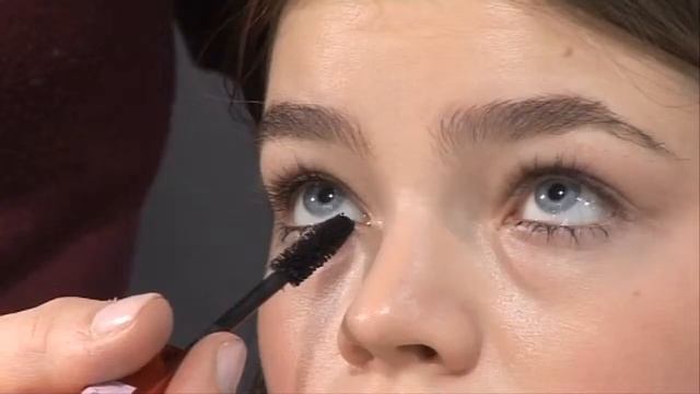 Build up Mascara Extra Volume IsaDora at ATTITUDE STHLM смотреть онлайн