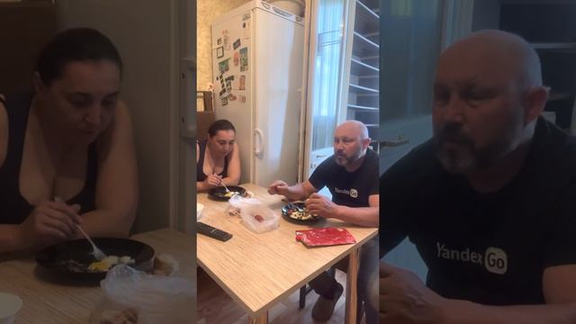МУКБАНГ ЯИЧНИЦА С ШАМПИНЬОНАМИ