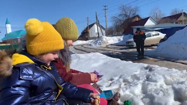 Настя дома, Мама в школу / Женщины за рулем / Зашла в магазин / Пеший день / Промочила ноги / Влог смотреть онлайн