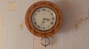 Часы настенные с маятником ( Янтарь )