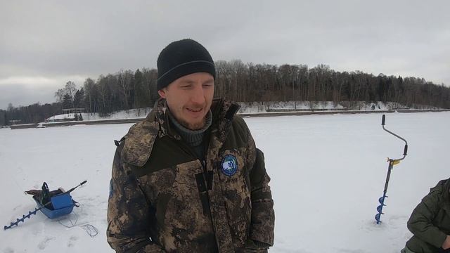 Истринское водохранилище зимняя рыбалка как ловить рыбу на безмотылку и мормышку с мотылем
