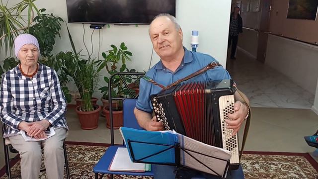 Стояла чудная сосна. Поют бабушки. смотреть онлайн