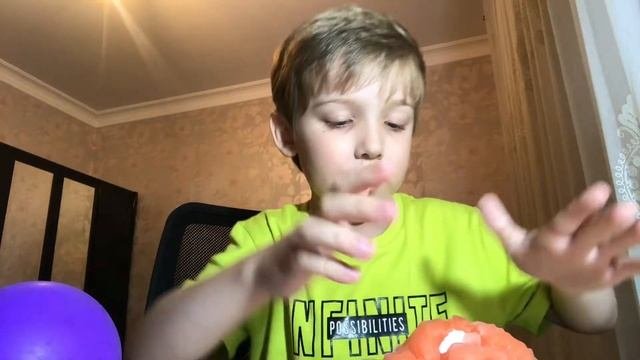 Фигурка-тянучка от Stretchapal 2, и шар-тянучка Крутой Замес .