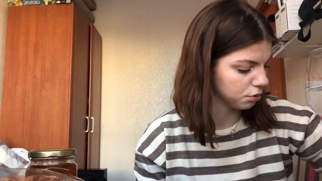 Мне 20 лет / поехали на остров / смотрю подарки / кушали рыбку смотреть онлайн