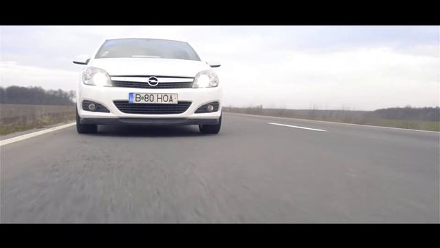Opel Astra GTC OPC смотреть онлайн