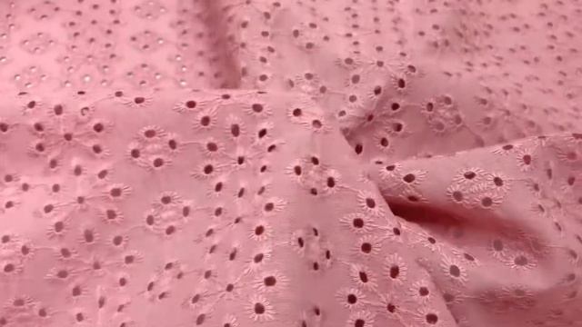 Шитье "Цветочное, цв. жемчужная роза, общая шир. 1,48м. (вышитой части 1.34м.), батист, АРТ 10856 смотреть онлайн