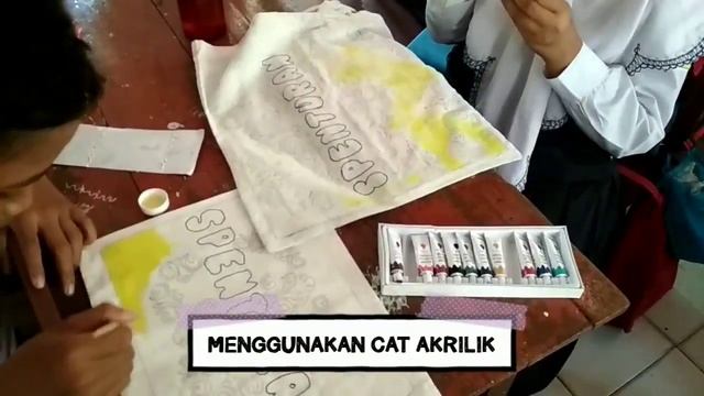 PRAKARYA PRAKTEK KERAJINAN TEKSTIL BATIK PADA TAS KAIN BLACU KELAS VII SEMESTER GANJIL
