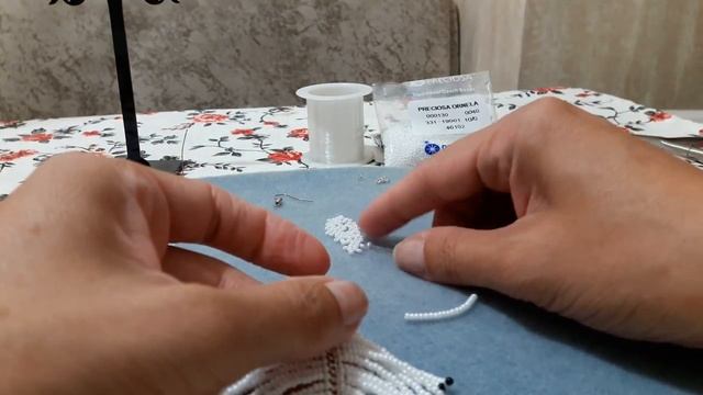 Серьги перья из бисера. Feathers earrings