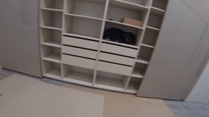 Шкаф Купе с 3D дверями. Подвесная система TopLine XL Hettich верхнеопорная . Крашенные стекла. Обзо