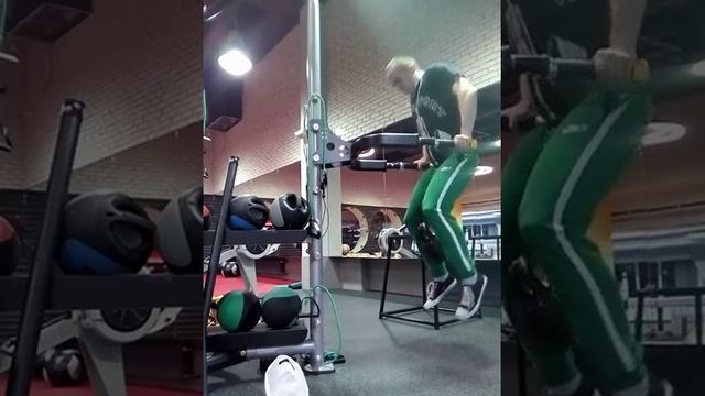 12,03,16 Суббота Отжимания на брусьях 36*4*7 (последние два на 6 пвоторений ) смотреть онлайн