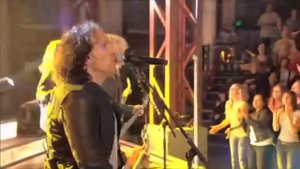 Def Leppard - Rock of Ages (Live on Lopez Tonight 2011)