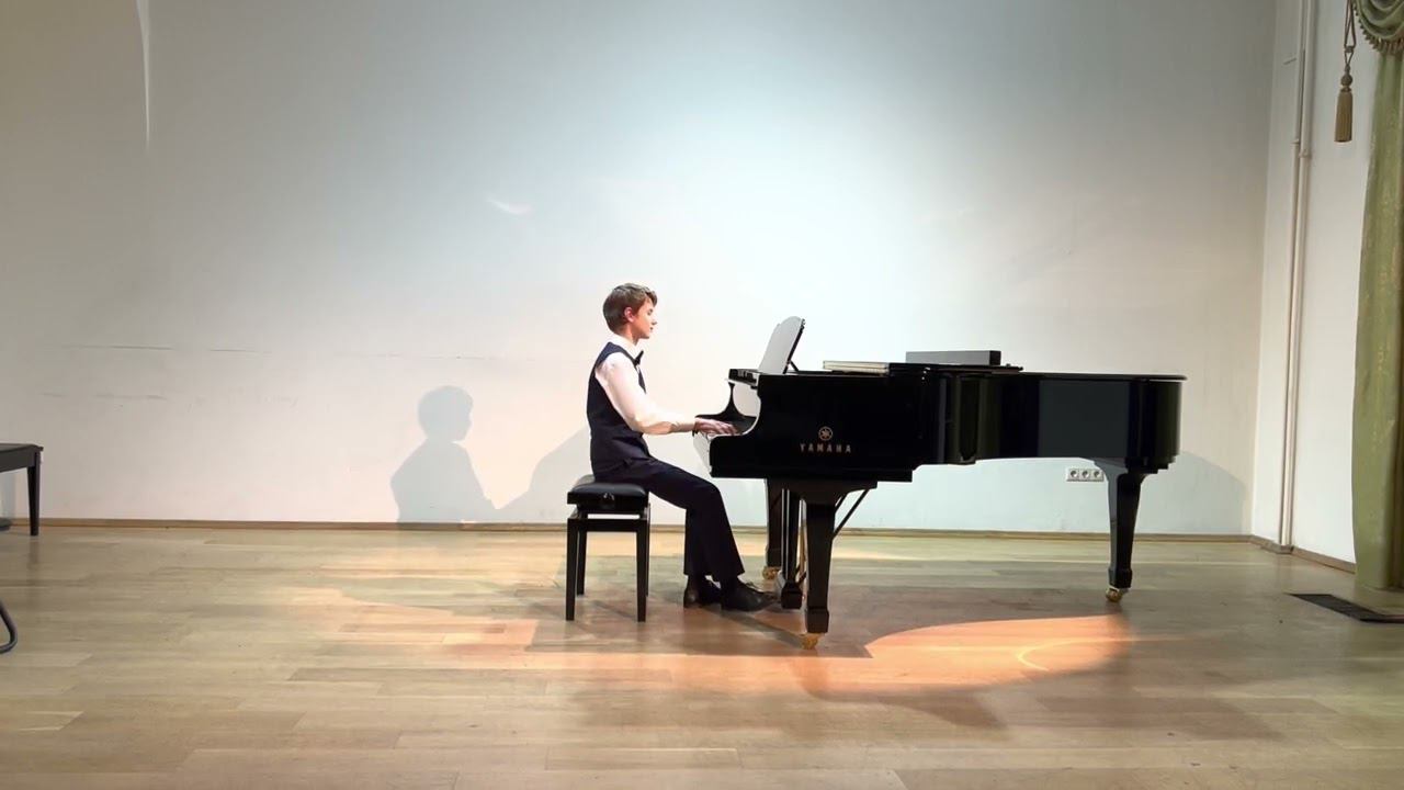 Захар Внутских, С.Рахманинов, Этюд-картины  g moll, Es dur op.33 смотреть онлайн