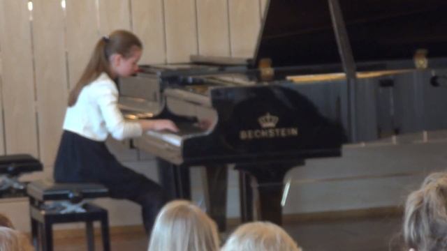 Кулик Мария, 11лет. А. Лядов "Багатель" Des-dur , А. Гречанинов "Во лузях". смотреть онлайн