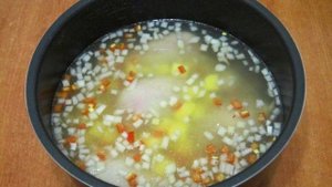 Суп с курицей и клецками в мультиварке