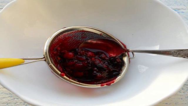 Соус острый из черной смородины