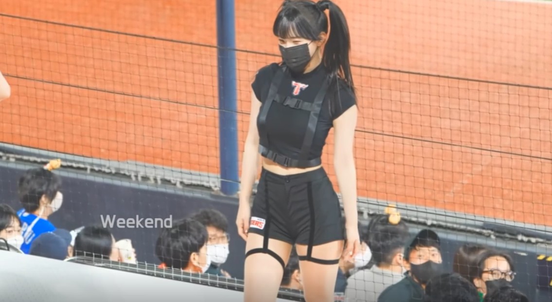 Болельщица Kia Tigers Ли Да Хе-Данб от WKD смотреть онлайн