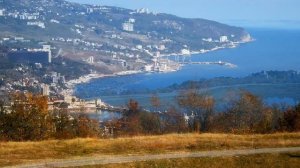 Ялта с высоты птичьего полета. Набережная, акватория. Crimea. Yalta from the height of bird flight.