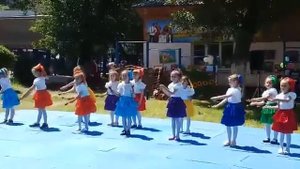 Песня бабушка бабушка испики оладушки  група знайки !