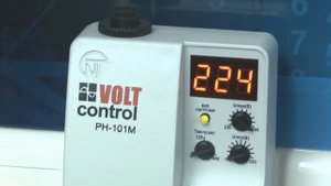 Обзор и настройка Реле напряжения в розетку РН-101М