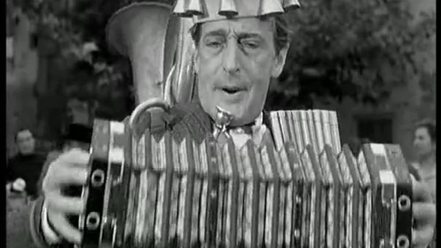 la mazurka di totò смотреть онлайн