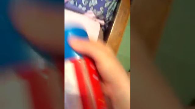 Прикольная тень из китая спрей серпантин смотреть онлайн