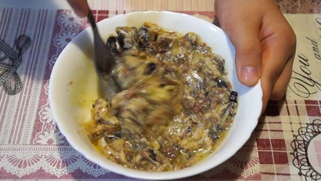 Готовлю удивительно простой ужин из картофеля и банки рыбных консервов. смотреть онлайн