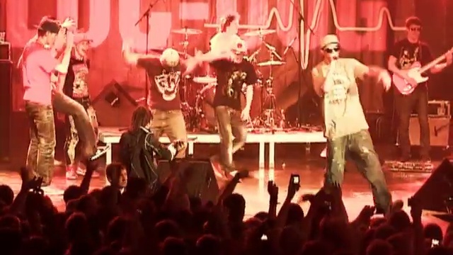 LOC-DOG - ПРЫГАЙ (Live MILK 17 апреля 2010) ЛОЧИ / ЛОК ДОГ / АЛЕКСАНДР ЖВАКИН смотреть онлайн