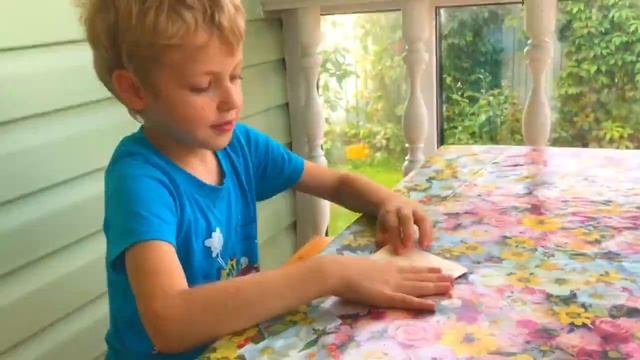 Саша - капитан корабля. Как сделать кораблик из бумаги. Оригами для детей смотреть онлайн