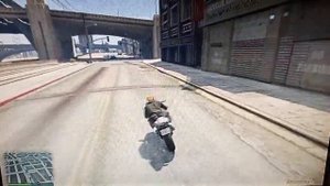 Уехал на мотоцикле от полиции в GTA V