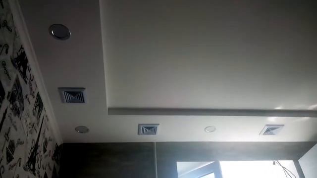 Прикол, перепутал один проводок и получилась светомузыка :))) Установка светодиодных ламп. смотреть онлайн